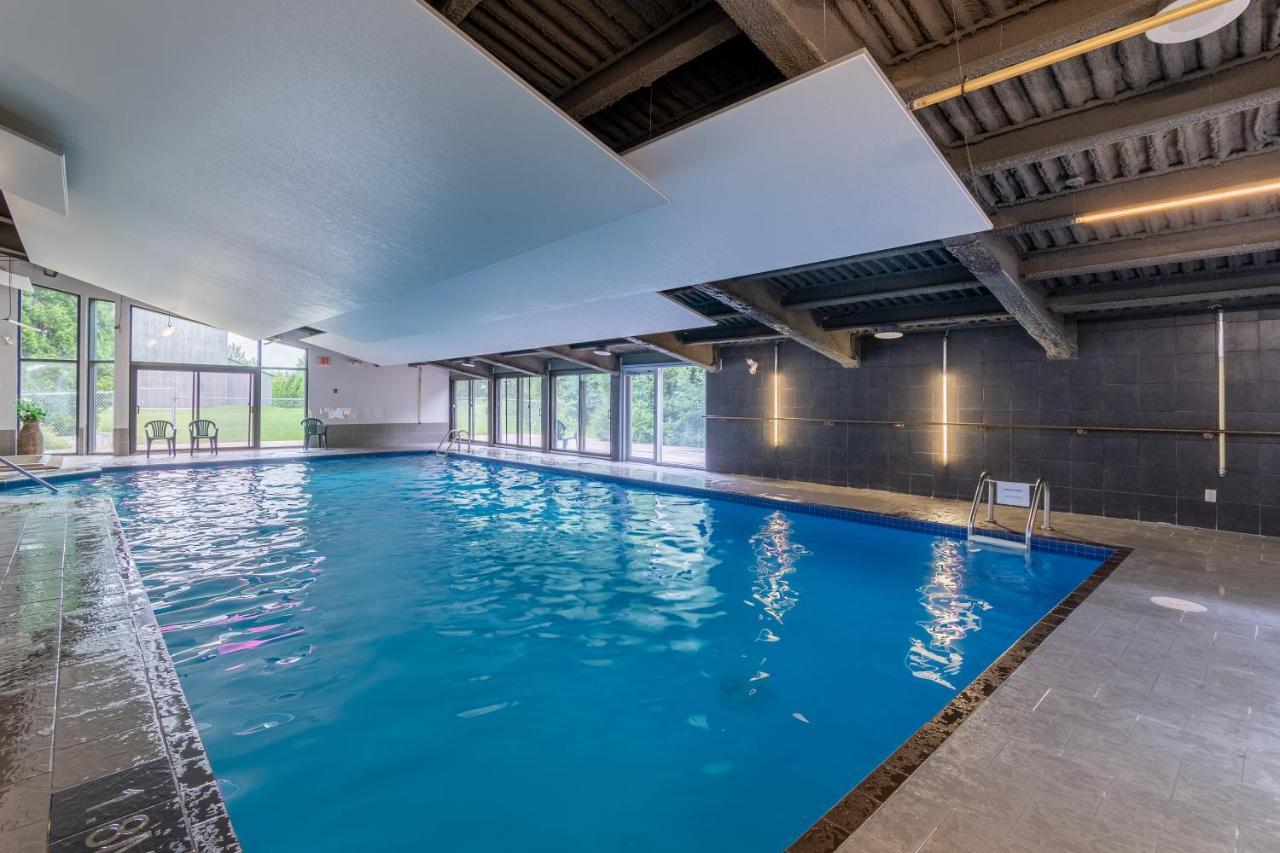 Condo Avec Parc Aquatique ! Beaupre Exterior photo